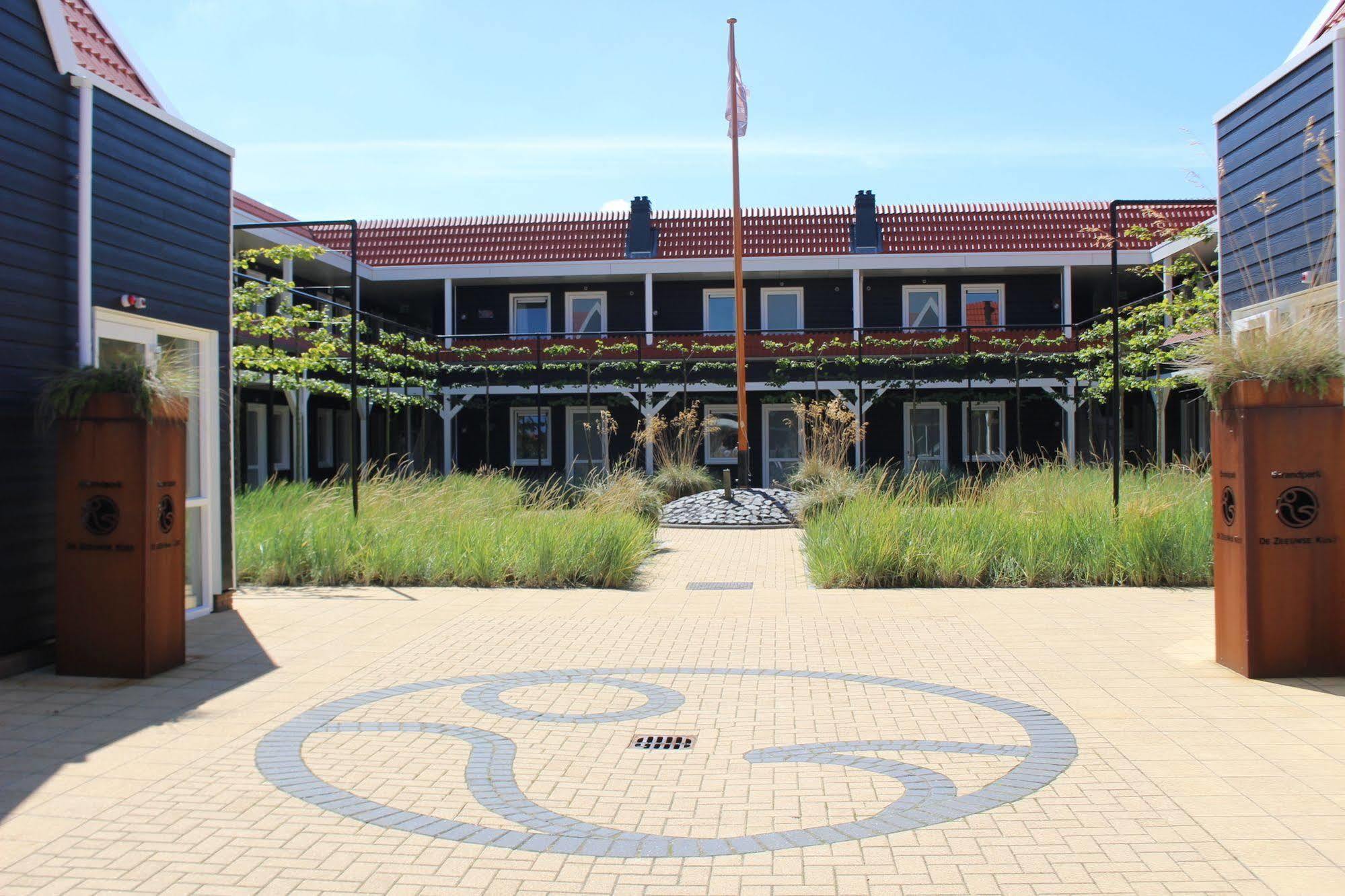 Hotel De Zeeuwse Kust 3*